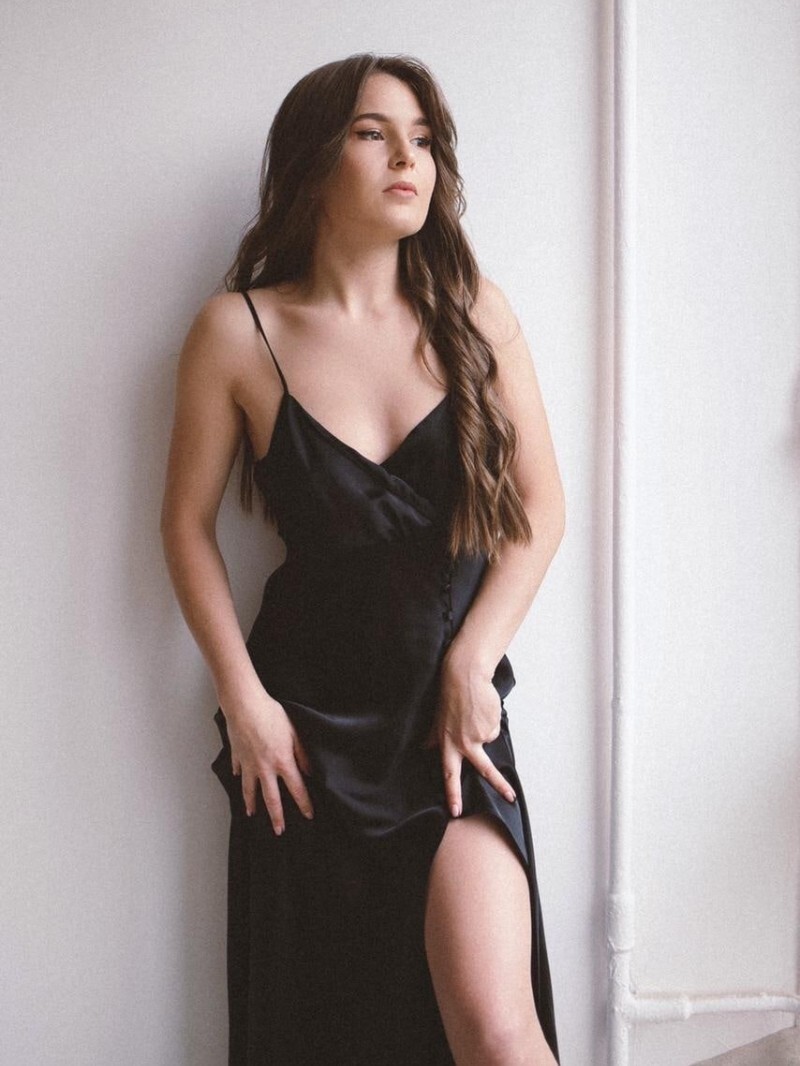 Нина индивидуалка Питера у метро Купчино взрослые женщины индивидуалки