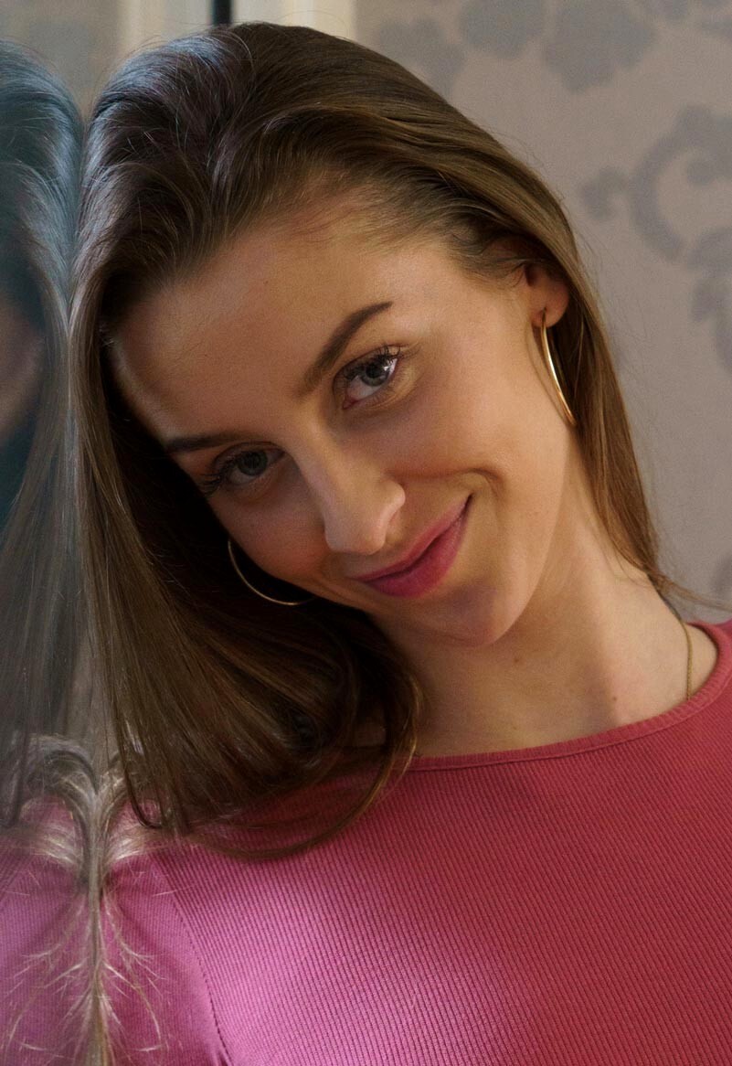 Лариса проститутка интим салон Питера у метро Обводный канал шлюхи Санкт Петербурга салон